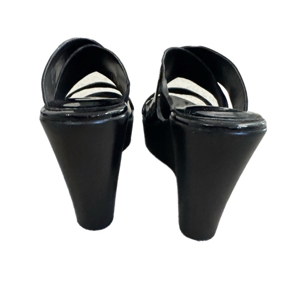 Charles David Black Platform Wedge Shoes with Elastic Straps - Picture 5 of 7